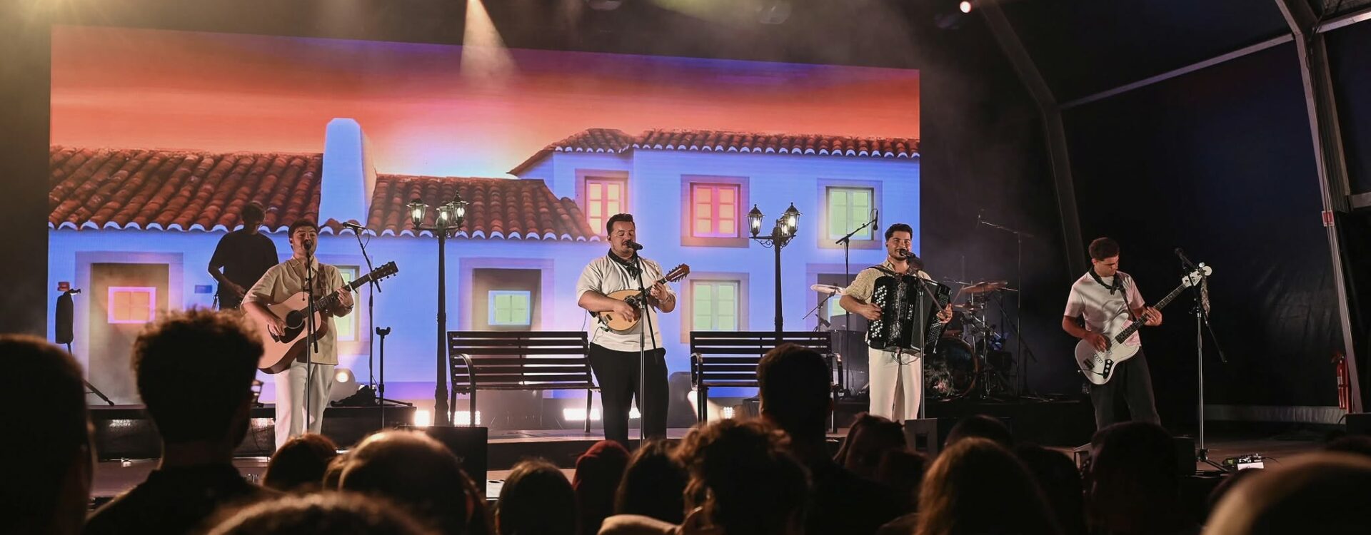 Vizinhos na primeira noite das Festas do Município de Proença-a-Nova