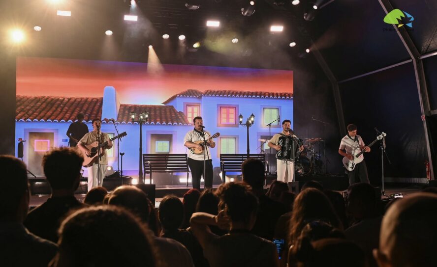 Vizinhos na primeira noite das Festas do Município de Proença-a-Nova