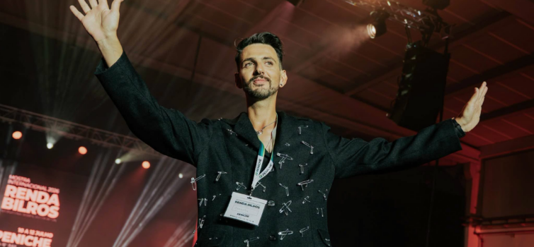Ivoo Barreiros é criador e designer de moda, natural de Castelo Branco