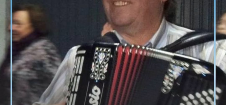 O acordeonista Carlos Agostinho completa este sábado, 4 de julho, 68 anos.