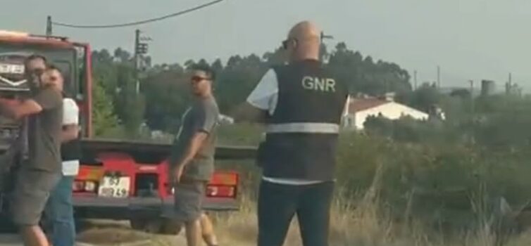 O alerta para  o despiste de um veículo ligeiro na EN18-8, km 2,5