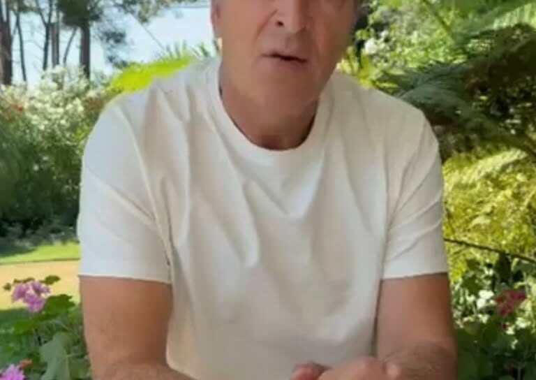O cantor Tony Carreira deixa um convite aos fãs para o concerto que vai realizar