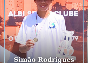 O jovem tenista Simão Rodrigues