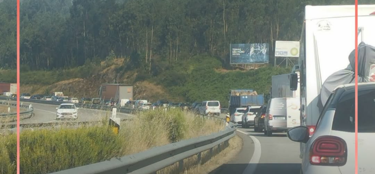 O trânsito encontra-se cortado na A25 devido ao incêndio de Vouzela