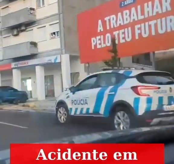 Um veículo despistou-se na madrugada deste sábado, pouco antes das 6h00