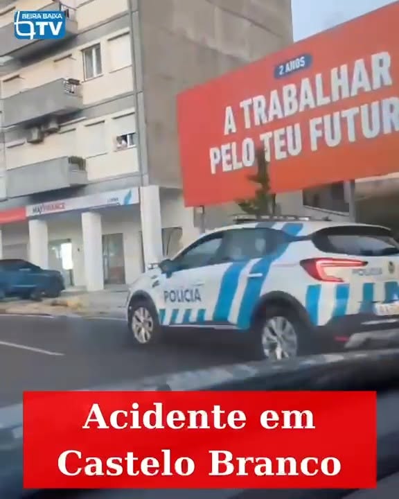 Um veículo despistou-se na madrugada deste sábado, pouco antes das 6h00