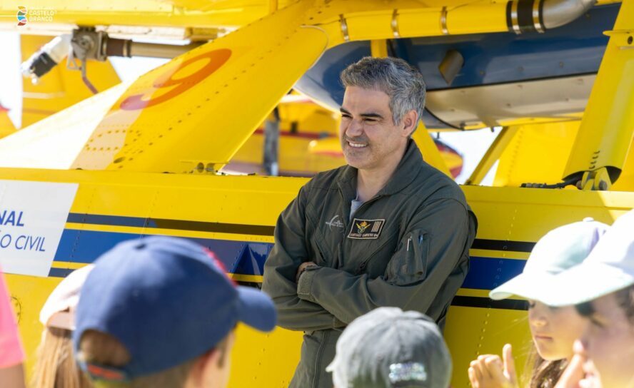 70 crianças do Campo de Férias de Vila Velha de Ródão visitam Aeródromo Municipa