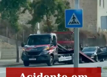 O alerta para a colisão de dois veiculos ligeiros na Av. Dia de Portugal