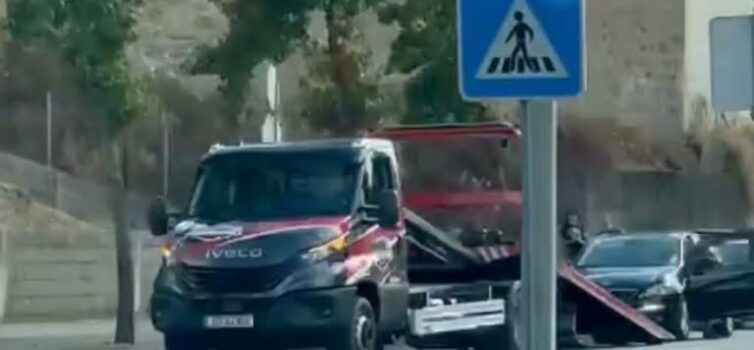 O alerta para a colisão de dois veiculos ligeiros na Av. Dia de Portugal