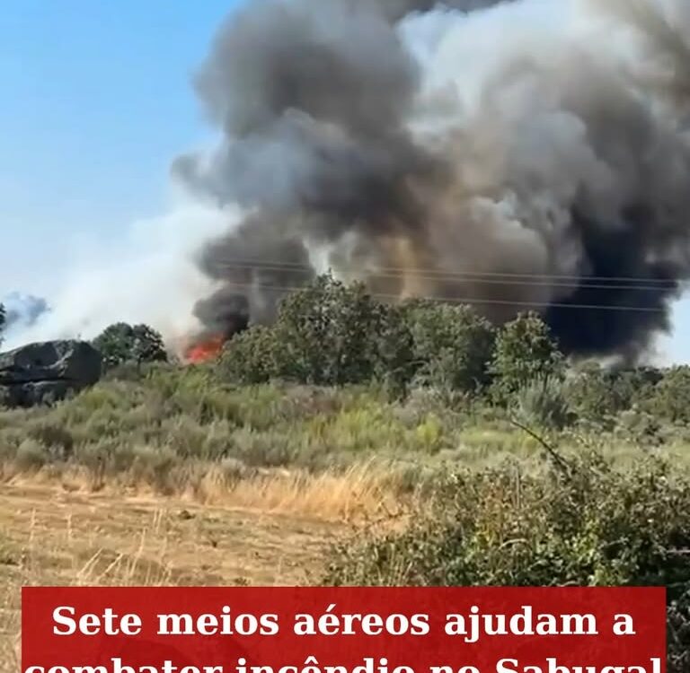 Um incêndio deflagrou na tarde desta quarta-feira, 12 de agosto