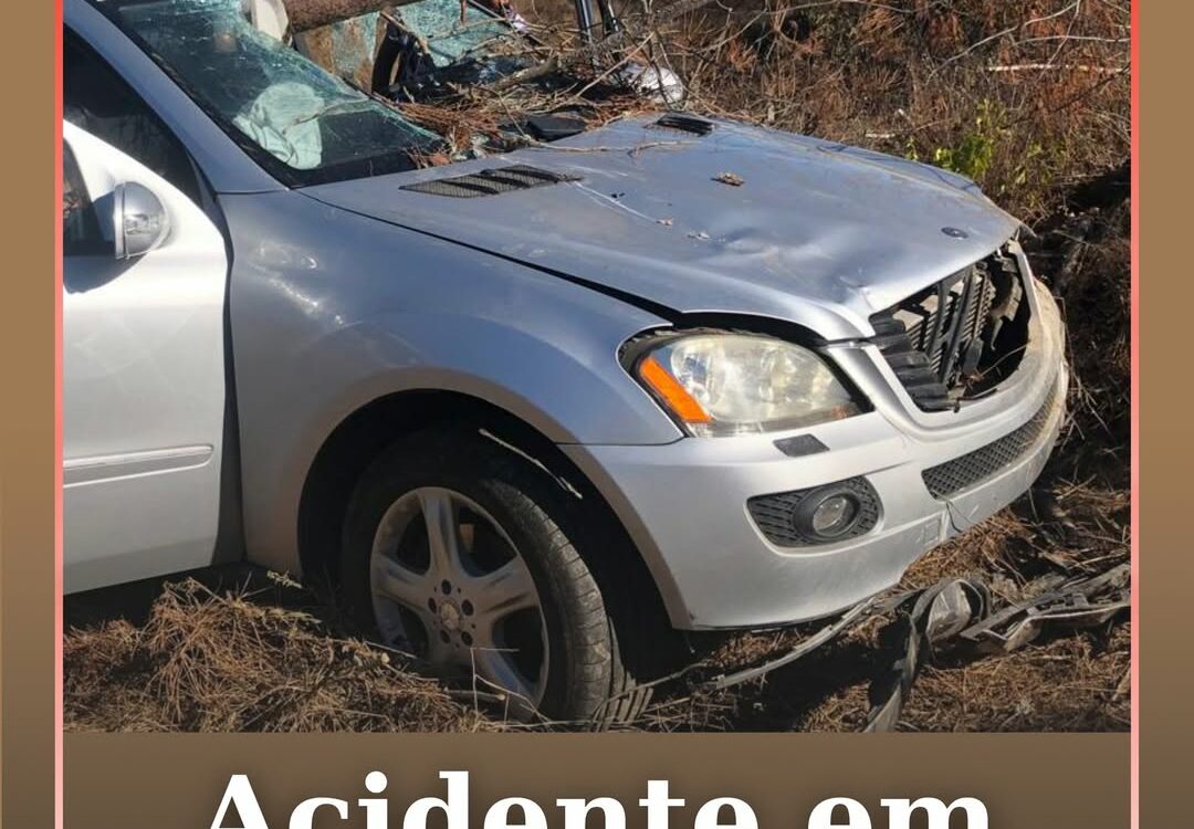 Um veículo ligeiro de passageiros despistou-se na tarde deste domingo