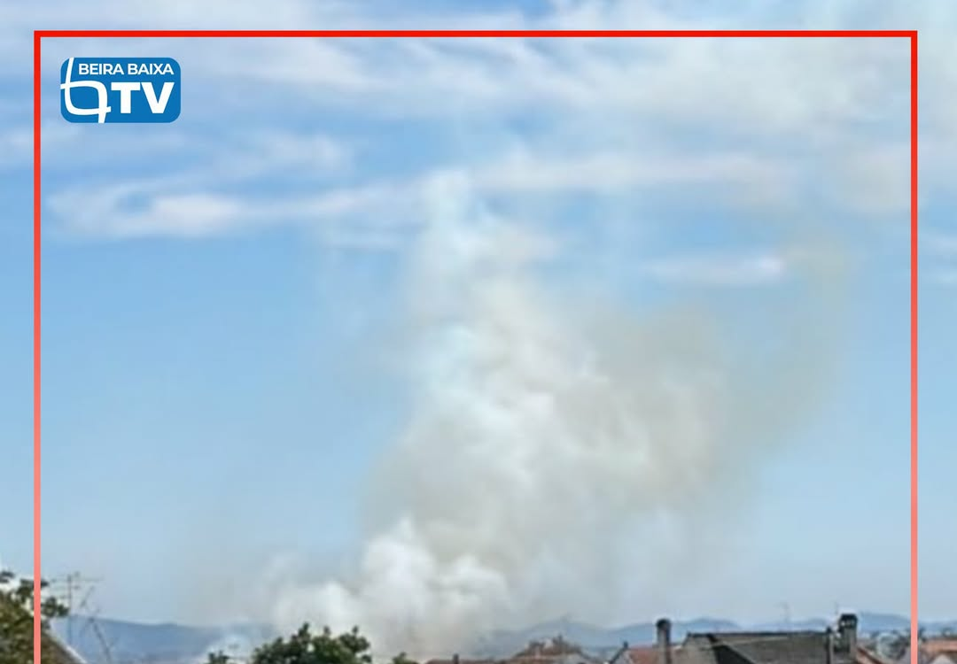 O alerta para um incêndio em zona de mato na zona do Parque do Barrocal