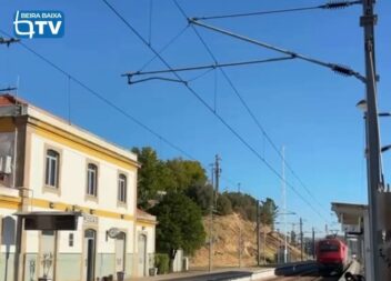 A circulação ferroviária foi retomada este domingo