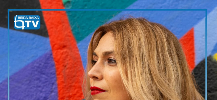 Ana Bacalhau, uma das vozes mais carismáticas e marcantes da música portuguesa,