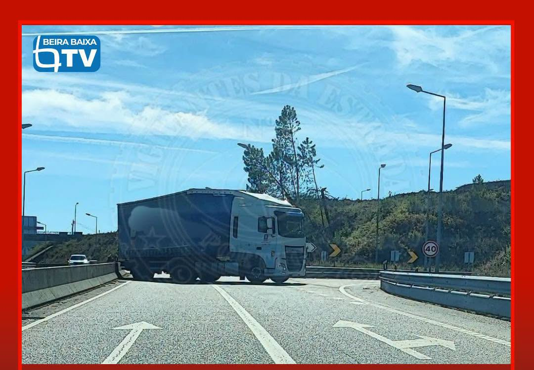 Camião em contramão na IC8