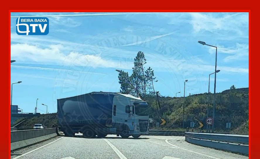 Camião em contramão na IC8