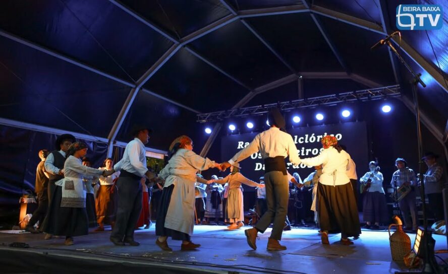 O Rancho Folclórico "Os Loureiros Da Lardosa" atuaram no palco secundário do Fes
