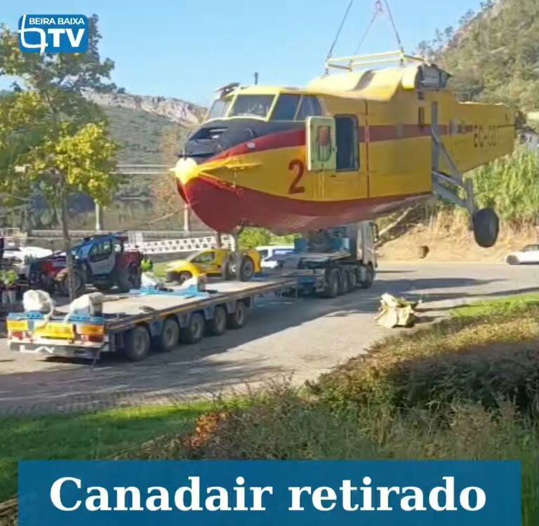 O avião Canadair que permanecia no cais de Vila Velha de Ródão foi removido do l