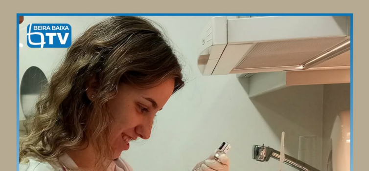 Simone Alexandre, funcionária da farmácia Tanara da estação