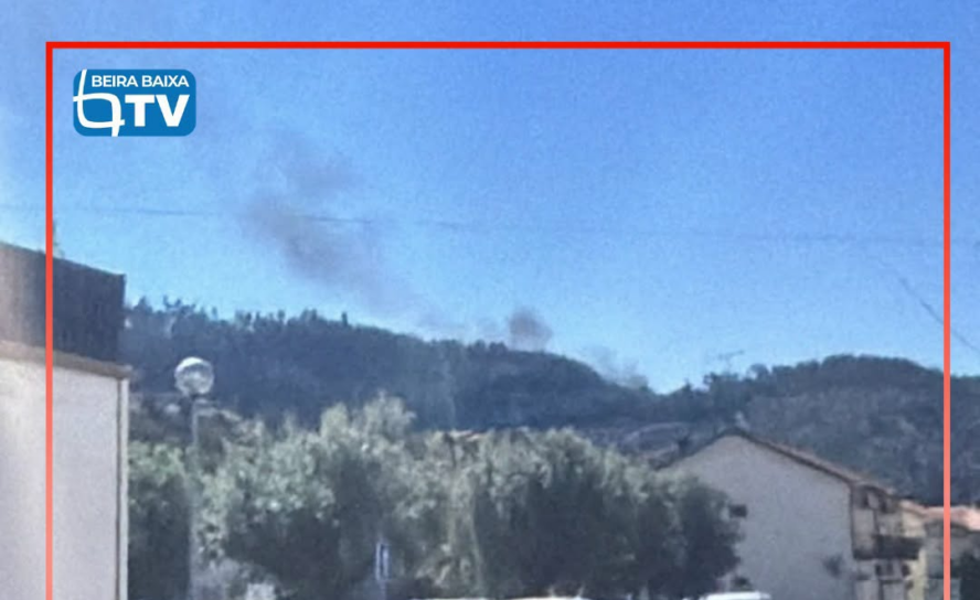 Um incêndio deflagrou ao início da tarde desta quinta-feira, 24 de setembro
