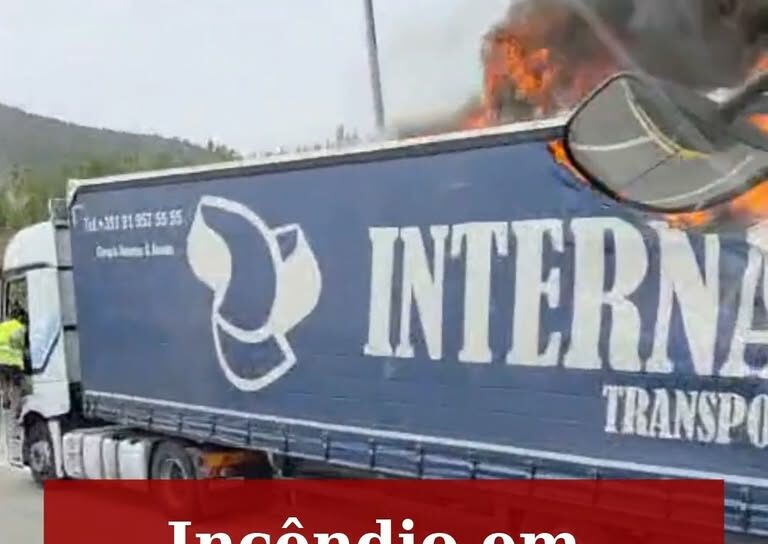 Um incêndio deflagrou esta tarde num camião, na A23, ao quilómetro 97