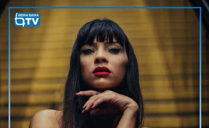 A fadista Valéria Carvalho sobe ao palco do Cine-Teatro Avenida