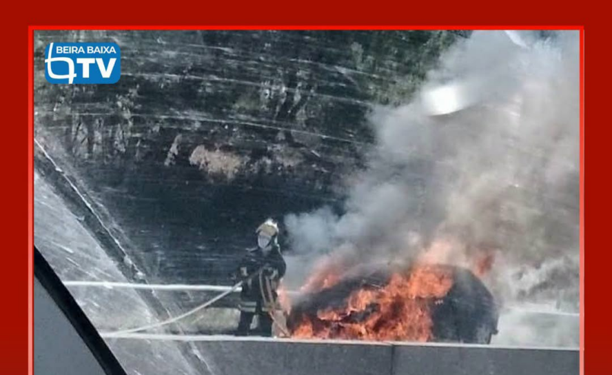 O alerta para um incêndio de um veículo ligeiro na A23, km211