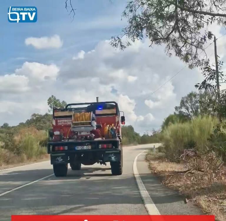 O alerta para um incêndio em zona agrícola em Monforte da Beira