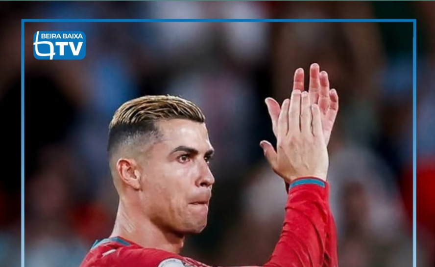 O avançado Cristiano Ronaldo foi hoje suspenso por 30 dias e multado em 255 euro