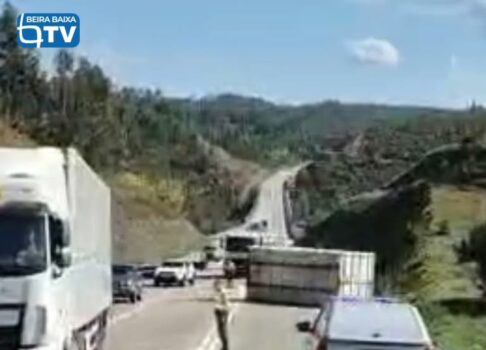 O trânsito encontra-se condicionado no IC8