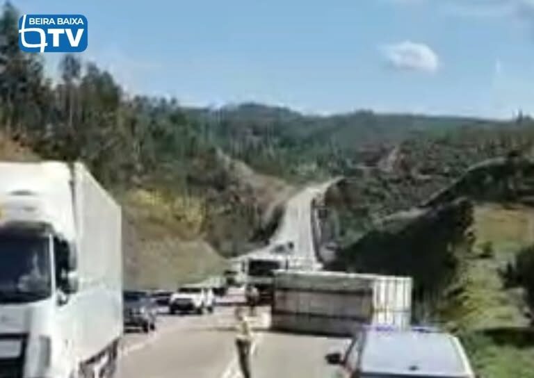 O trânsito encontra-se condicionado no IC8