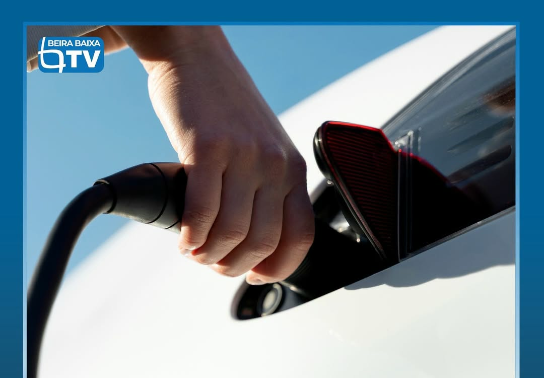 Os carros 100% elétricos poderão vir a pagar uma taxa pela utilização das estrad