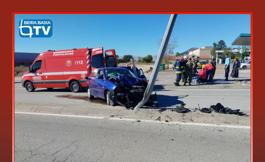 Um homem de 24 anos ficou com ferimentos ligeiros na sequência do despiste de um