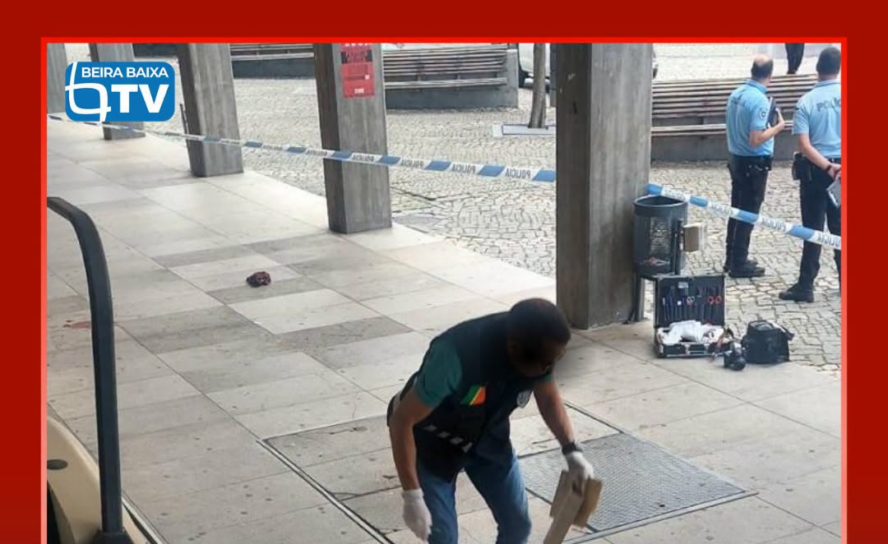 Um homem de 28 anos ficou gravemente ferido na sequência de um esfaqueamento na