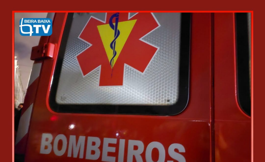 Um homem de 74 anos sofreu ferimentos ligeiros na sequência de uma colisão entre