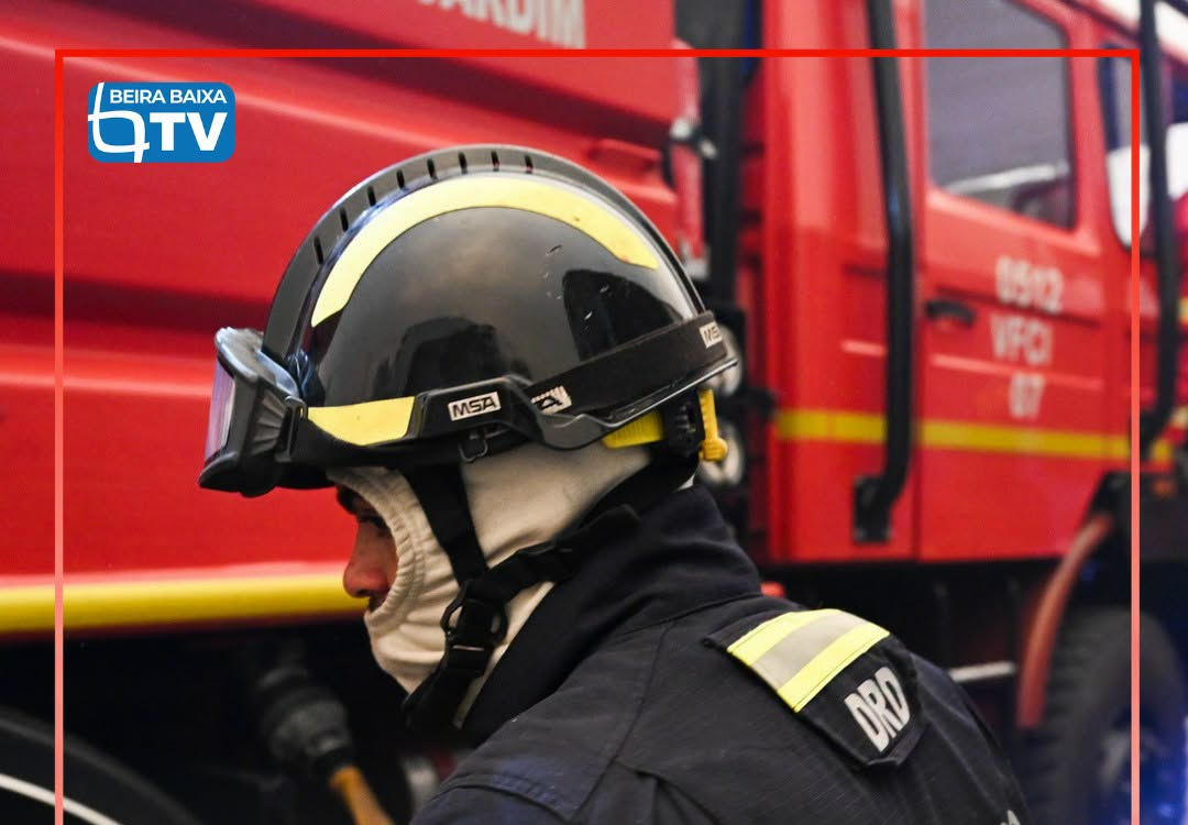 Um incêndio deflagrou durante a tarde desta terça-feira, 6 de outubro