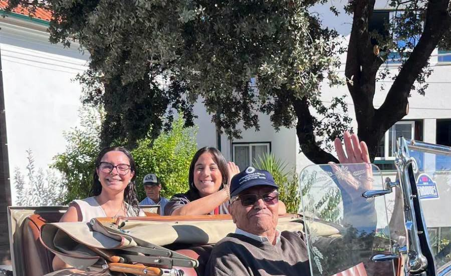 Um passeio em carros antigos pelas ruas de Castelo Branco marcou