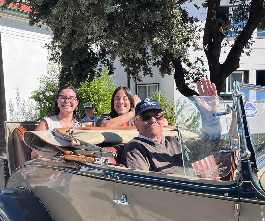 Um passeio em carros antigos pelas ruas de Castelo Branco marcou